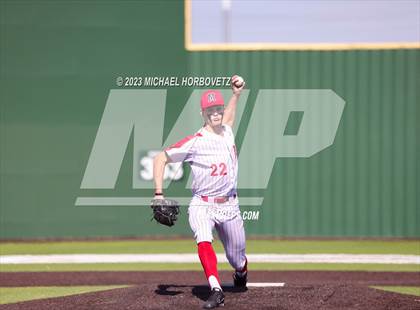 Thumbnail 2 in Marcus vs Keller photogallery.