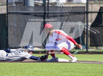 Thumbnail 1 in Marcus vs Keller photogallery.
