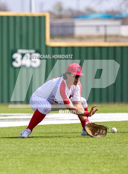 Thumbnail 2 in Marcus vs Keller photogallery.