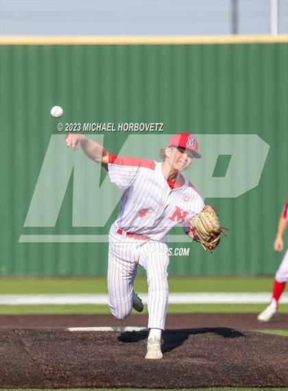 Thumbnail 2 in Marcus vs Keller photogallery.