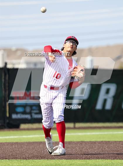 Thumbnail 1 in Marcus vs Keller photogallery.