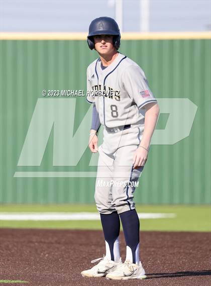 Thumbnail 3 in Marcus vs Keller photogallery.