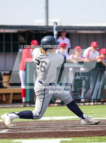 Thumbnail 2 in Marcus vs Keller photogallery.