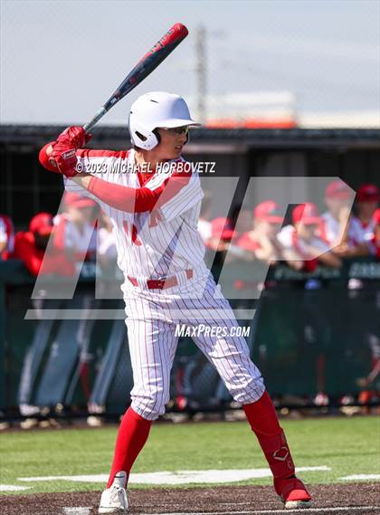 Thumbnail 3 in Marcus vs Keller photogallery.