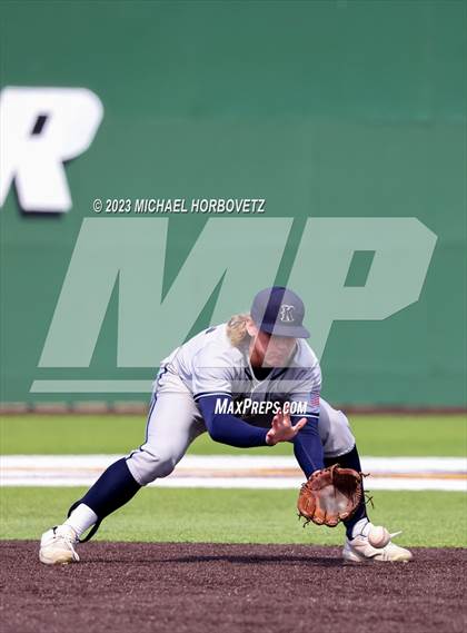 Thumbnail 2 in Marcus vs Keller photogallery.