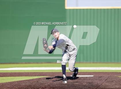 Thumbnail 3 in Marcus vs Keller photogallery.