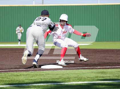 Thumbnail 2 in Marcus vs Keller photogallery.