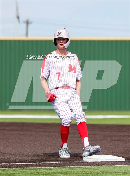 Thumbnail 2 in Marcus vs Keller photogallery.