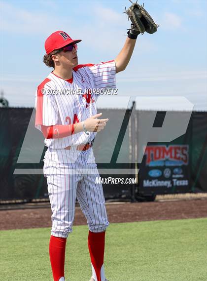 Thumbnail 1 in Marcus vs Keller photogallery.