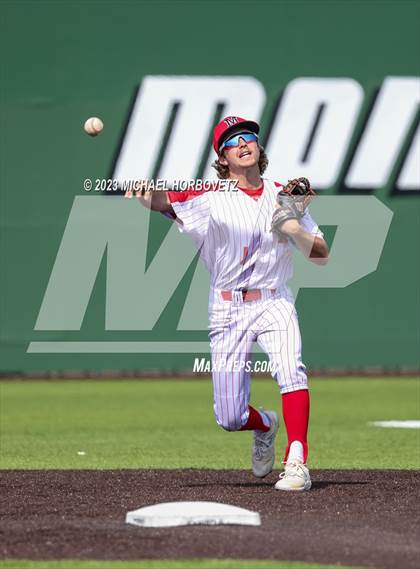 Thumbnail 3 in Marcus vs Keller photogallery.