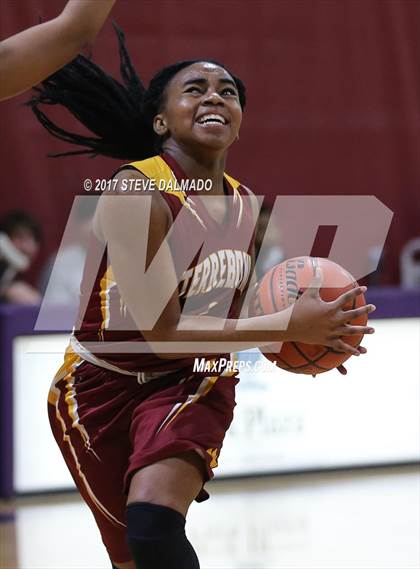 Thumbnail 3 in St Marys Dominican vs Terrebonne (Allstate Sugar Bowl Classic) photogallery.