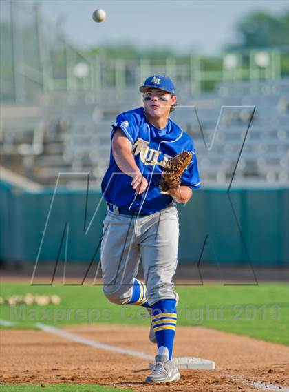 Thumbnail 2 in Alamo Heights vs. Tivy  (UIL 4A Region IV Regional Quarterfinal Playoff) photogallery.