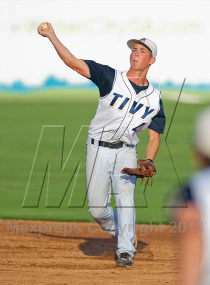 Thumbnail 1 in Alamo Heights vs. Tivy  (UIL 4A Region IV Regional Quarterfinal Playoff) photogallery.