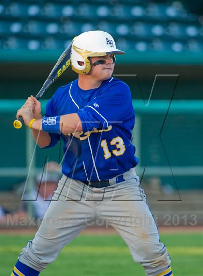 Thumbnail 2 in Alamo Heights vs. Tivy  (UIL 4A Region IV Regional Quarterfinal Playoff) photogallery.