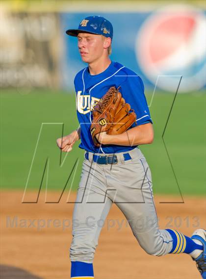 Thumbnail 3 in Alamo Heights vs. Tivy  (UIL 4A Region IV Regional Quarterfinal Playoff) photogallery.