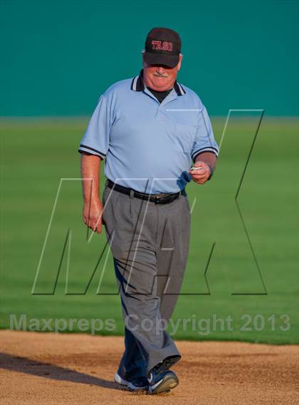 Thumbnail 3 in Alamo Heights vs. Tivy  (UIL 4A Region IV Regional Quarterfinal Playoff) photogallery.