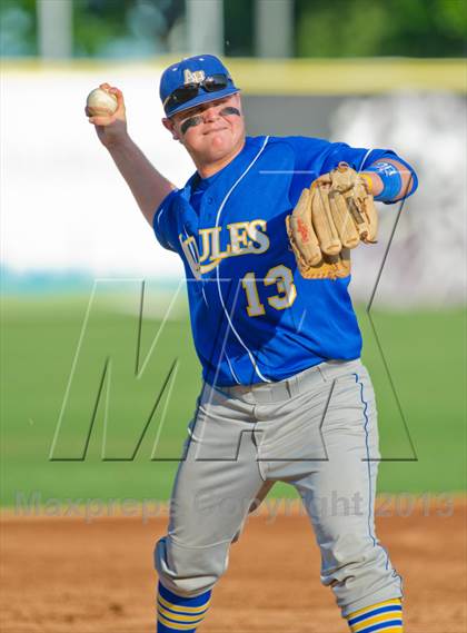 Thumbnail 1 in Alamo Heights vs. Tivy  (UIL 4A Region IV Regional Quarterfinal Playoff) photogallery.