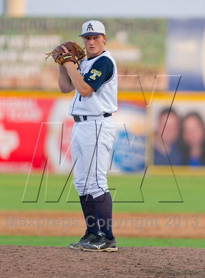 Thumbnail 1 in Alamo Heights vs. Tivy  (UIL 4A Region IV Regional Quarterfinal Playoff) photogallery.