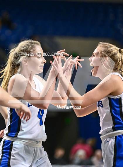 Thumbnail 2 in Norfork vs. Mammoth Spring (AAA 1A State Final) photogallery.