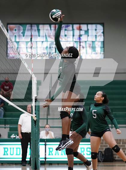 Thumbnail 1 in JV: Porter vs Ellison [C.E.] photogallery.
