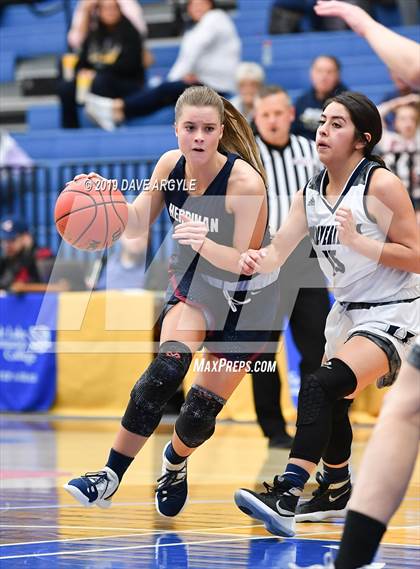 Thumbnail 2 in Hunter vs. Herriman (UHSAA 6A First Round) photogallery.