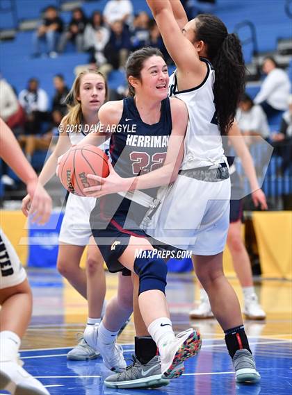 Thumbnail 2 in Hunter vs. Herriman (UHSAA 6A First Round) photogallery.