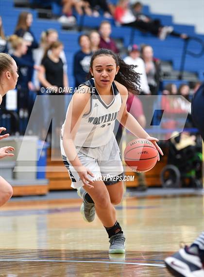 Thumbnail 2 in Hunter vs. Herriman (UHSAA 6A First Round) photogallery.