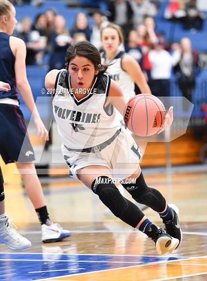 Thumbnail 1 in Hunter vs. Herriman (UHSAA 6A First Round) photogallery.