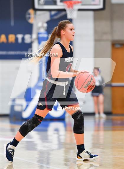 Thumbnail 1 in Hunter vs. Herriman (UHSAA 6A First Round) photogallery.