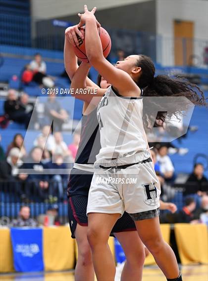 Thumbnail 3 in Hunter vs. Herriman (UHSAA 6A First Round) photogallery.