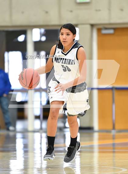 Thumbnail 1 in Hunter vs. Herriman (UHSAA 6A First Round) photogallery.