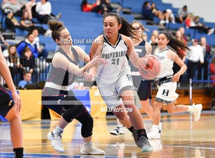 Thumbnail 2 in Hunter vs. Herriman (UHSAA 6A First Round) photogallery.