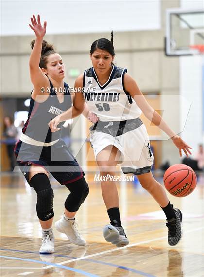 Thumbnail 1 in Hunter vs. Herriman (UHSAA 6A First Round) photogallery.
