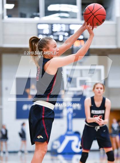 Thumbnail 2 in Hunter vs. Herriman (UHSAA 6A First Round) photogallery.