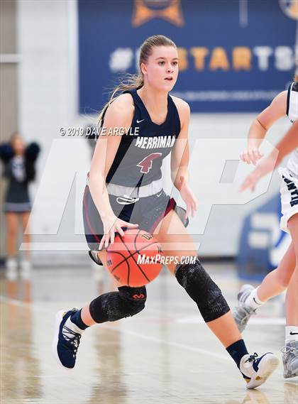 Thumbnail 1 in Hunter vs. Herriman (UHSAA 6A First Round) photogallery.