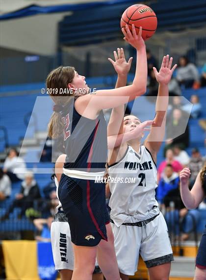 Thumbnail 2 in Hunter vs. Herriman (UHSAA 6A First Round) photogallery.