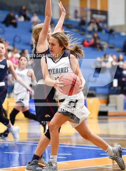 Thumbnail 1 in Hunter vs. Herriman (UHSAA 6A First Round) photogallery.