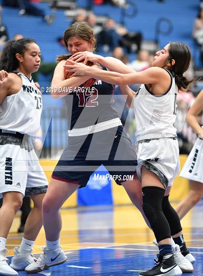 Thumbnail 1 in Hunter vs. Herriman (UHSAA 6A First Round) photogallery.