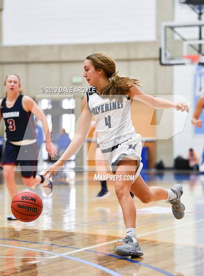 Thumbnail 3 in Hunter vs. Herriman (UHSAA 6A First Round) photogallery.
