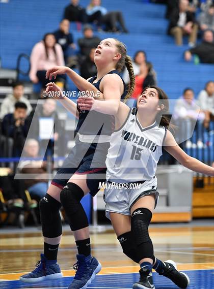 Thumbnail 3 in Hunter vs. Herriman (UHSAA 6A First Round) photogallery.