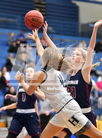 Thumbnail 2 in Hunter vs. Herriman (UHSAA 6A First Round) photogallery.