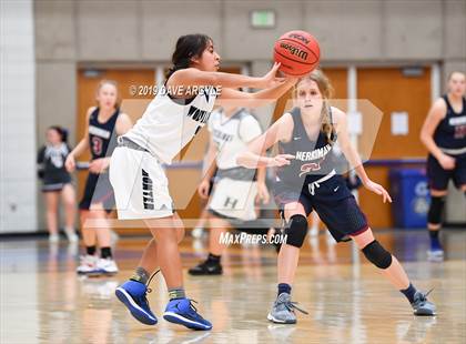 Thumbnail 3 in Hunter vs. Herriman (UHSAA 6A First Round) photogallery.
