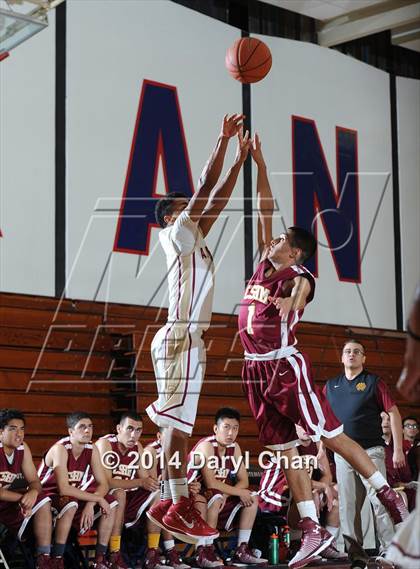 Thumbnail 3 in Alemany vs Cantwell-Sacred Heart (Rose City Roundball Classic) photogallery.
