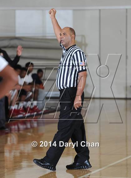Thumbnail 2 in Alemany vs Cantwell-Sacred Heart (Rose City Roundball Classic) photogallery.