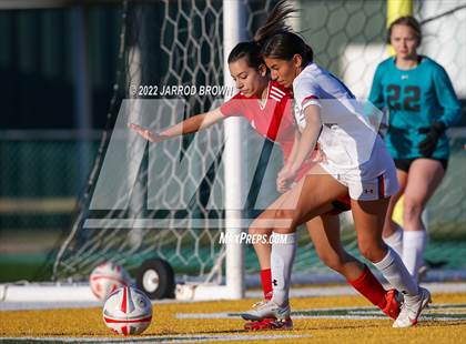 Thumbnail 3 in Splendora vs Lumberton (UIL 4A Area Playoff) photogallery.