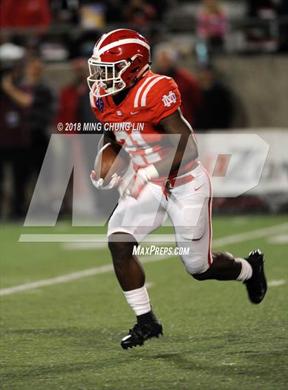 Thumbnail 1 in Mater Dei vs. St. John Bosco photogallery.