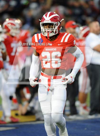 Thumbnail 2 in Mater Dei vs. St. John Bosco photogallery.