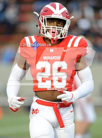Thumbnail 3 in Mater Dei vs. St. John Bosco photogallery.
