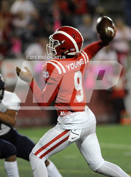 Thumbnail 3 in Mater Dei vs. St. John Bosco photogallery.