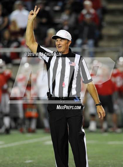 Thumbnail 1 in Mater Dei vs. St. John Bosco photogallery.